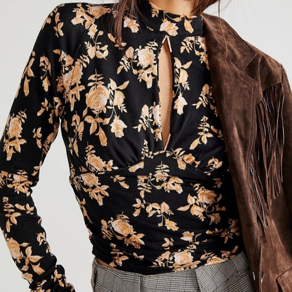 FREE PEOPLE DINNER PARTY BLACK & CREAM FLORAL CUTOUT KEYHOLE KNIT TOP NWT XL - Picture 3 of 10